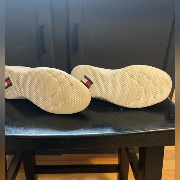 Blue & Red "Tommy Hilfiger" gym shoes size 1 - Picture 5 of 7